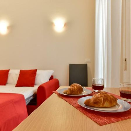 Готель Domus Bella Roma Екстер'єр фото