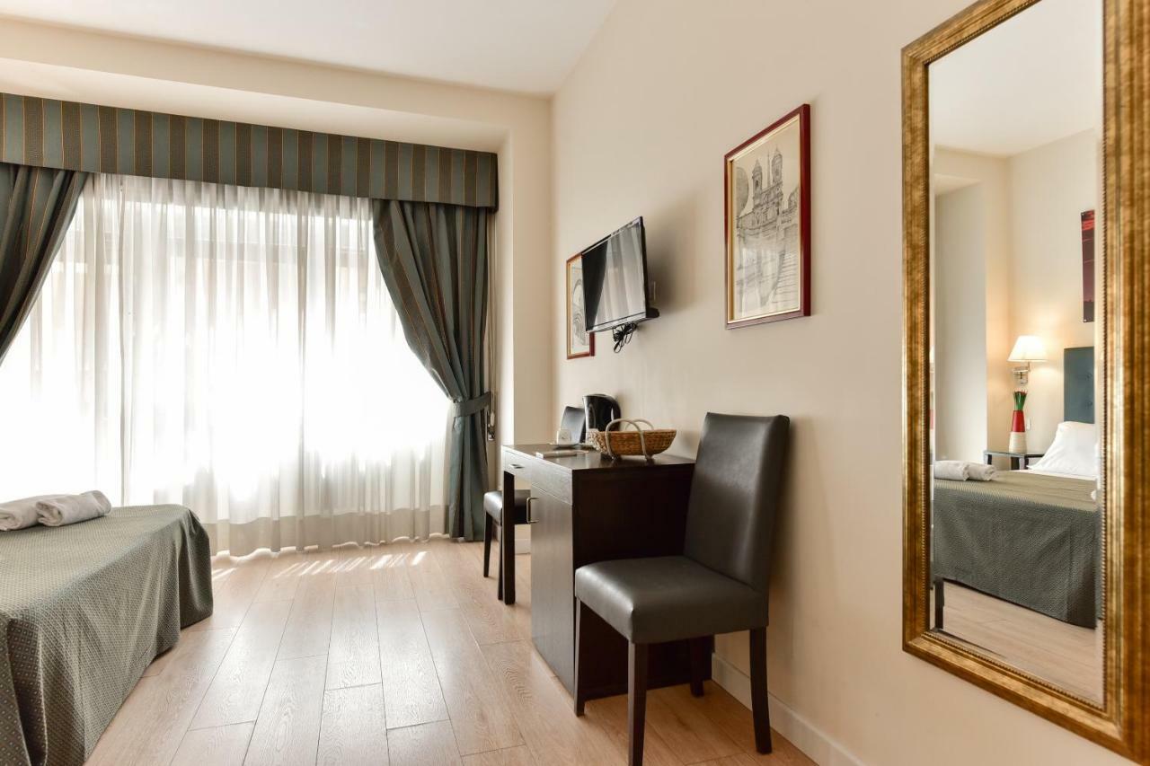 Готель Domus Bella Roma Екстер'єр фото