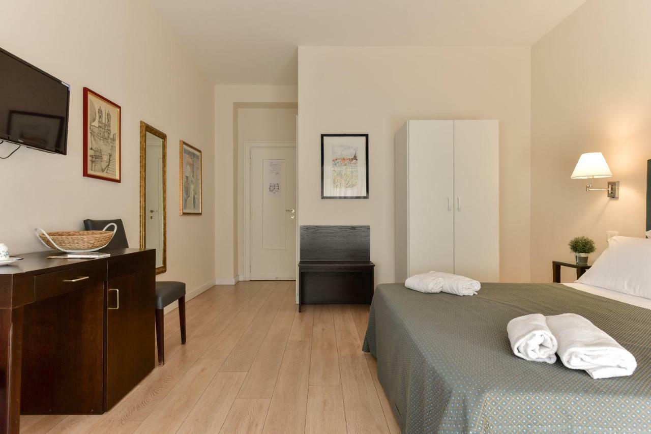 Готель Domus Bella Roma Екстер'єр фото