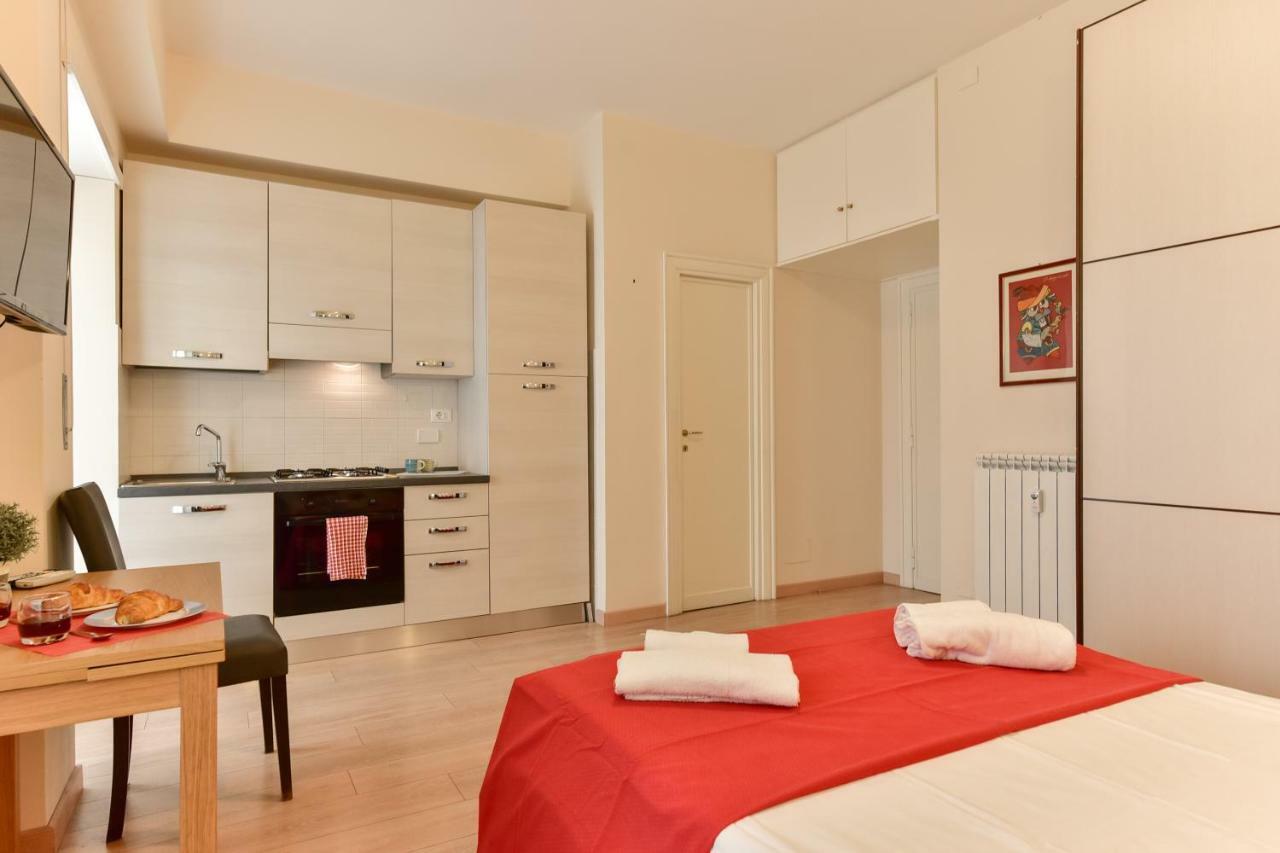 Готель Domus Bella Roma Екстер'єр фото